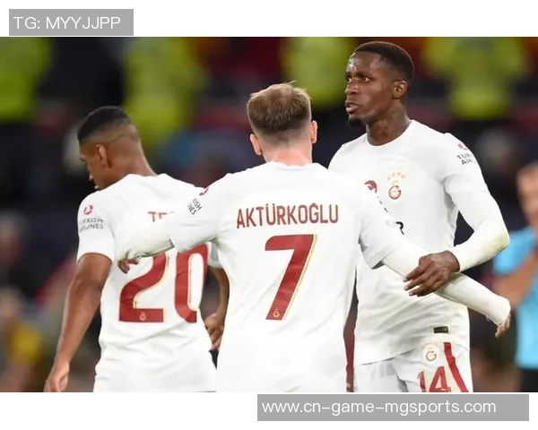 爆冷！曼联轰然倒下，多踢1人却被击退，阿莫林不敢相信